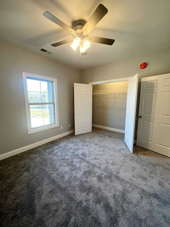 Stillwater Place Apartments - Photo 6 of 12