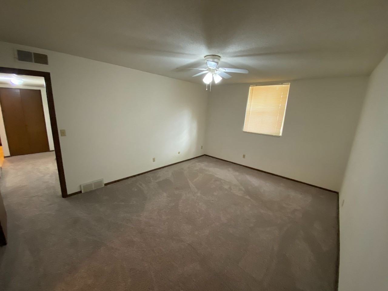 Versailles Apartments - Photo 6 of 18