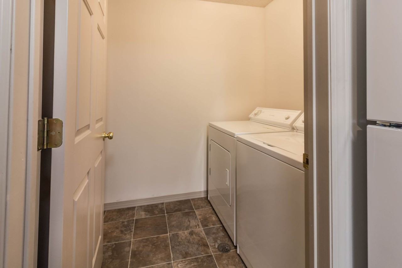 KINGSTON GREEN - Photo 2 of 50