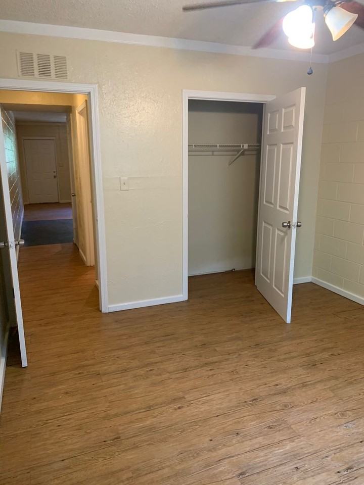 Georgia Ave 190 - Photo 7 of 11