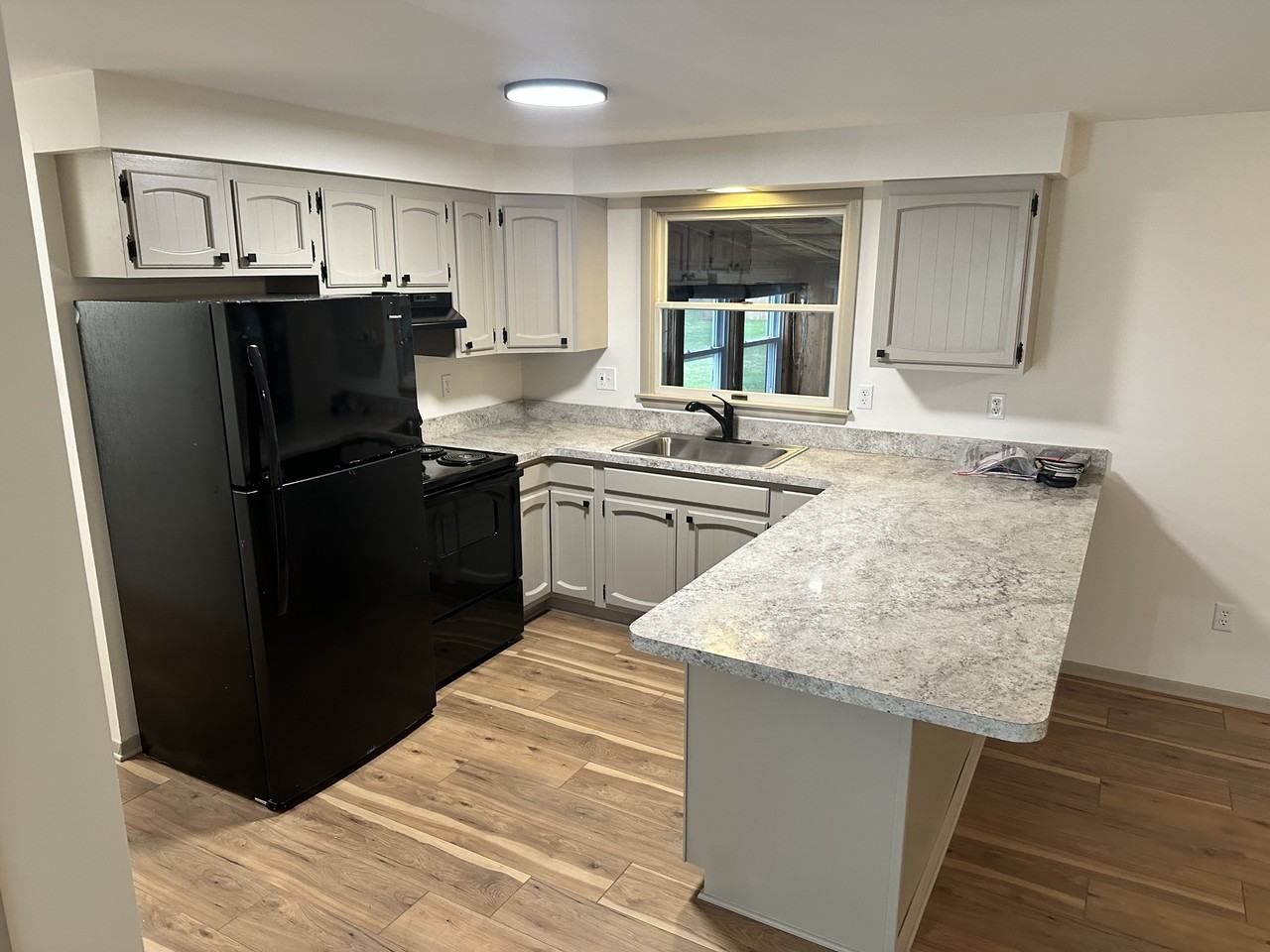 18 Spruce St #NA - Photo 2 of 10