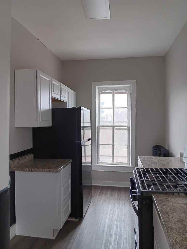 927 Ontario St #3 - Photo 3 of 24