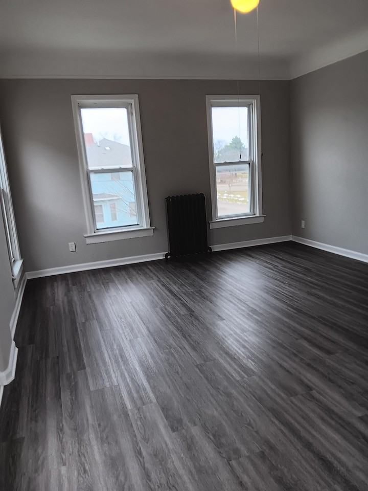 927 Ontario St #3 - Photo 6 of 24