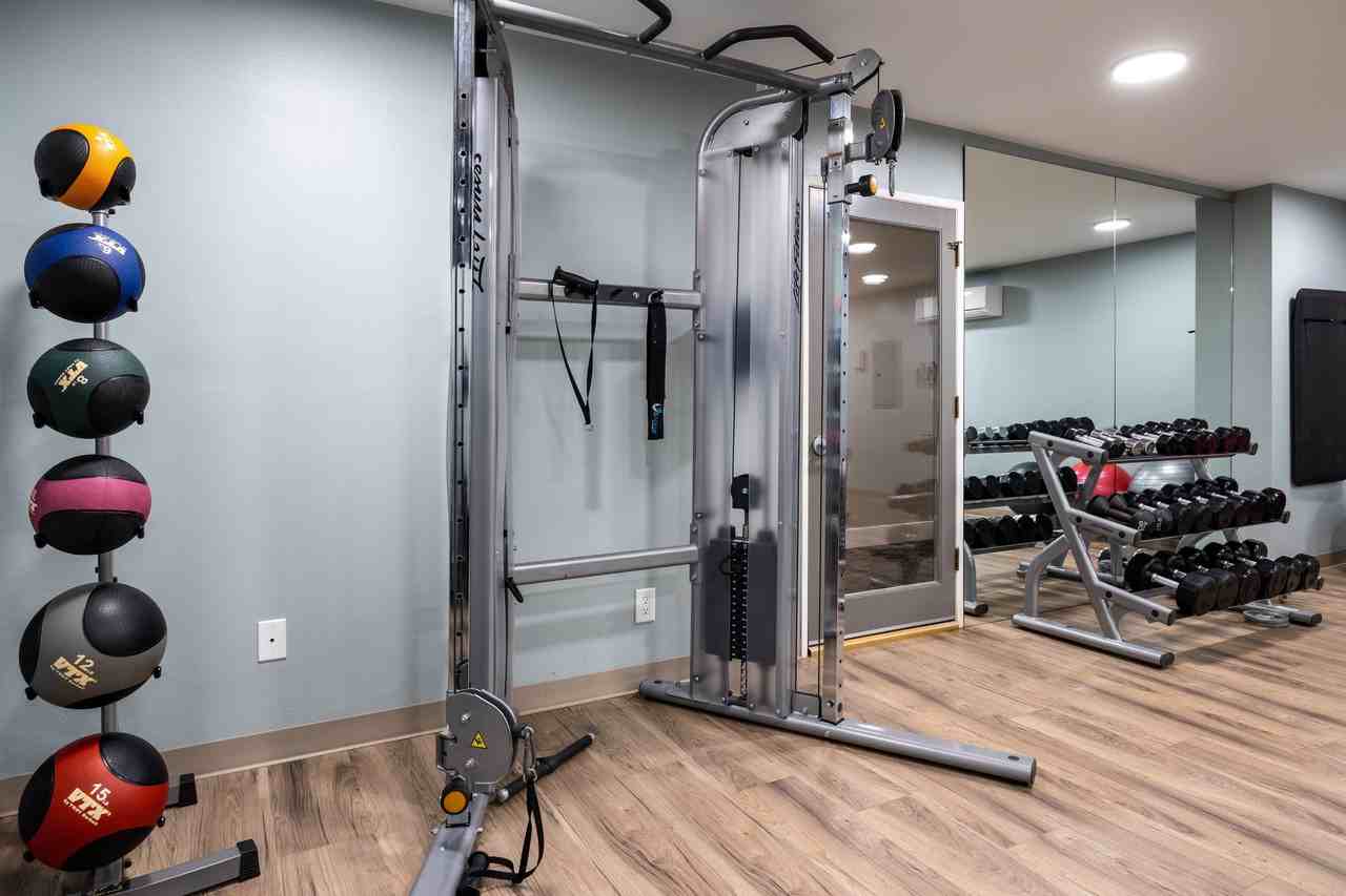 Wave @3rd - Photo 6 of 23