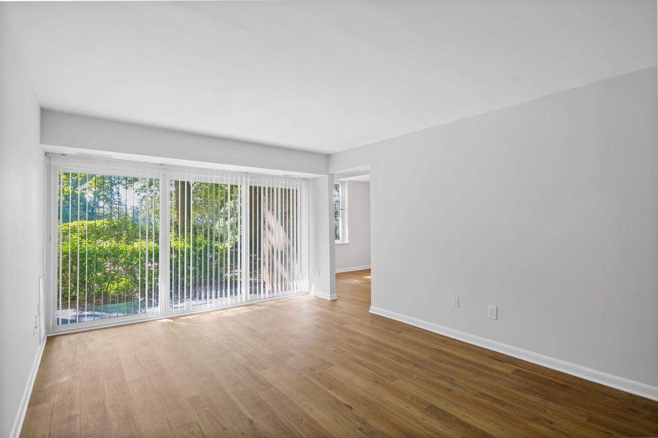 Fairway Apartments - Photo 3 of 37