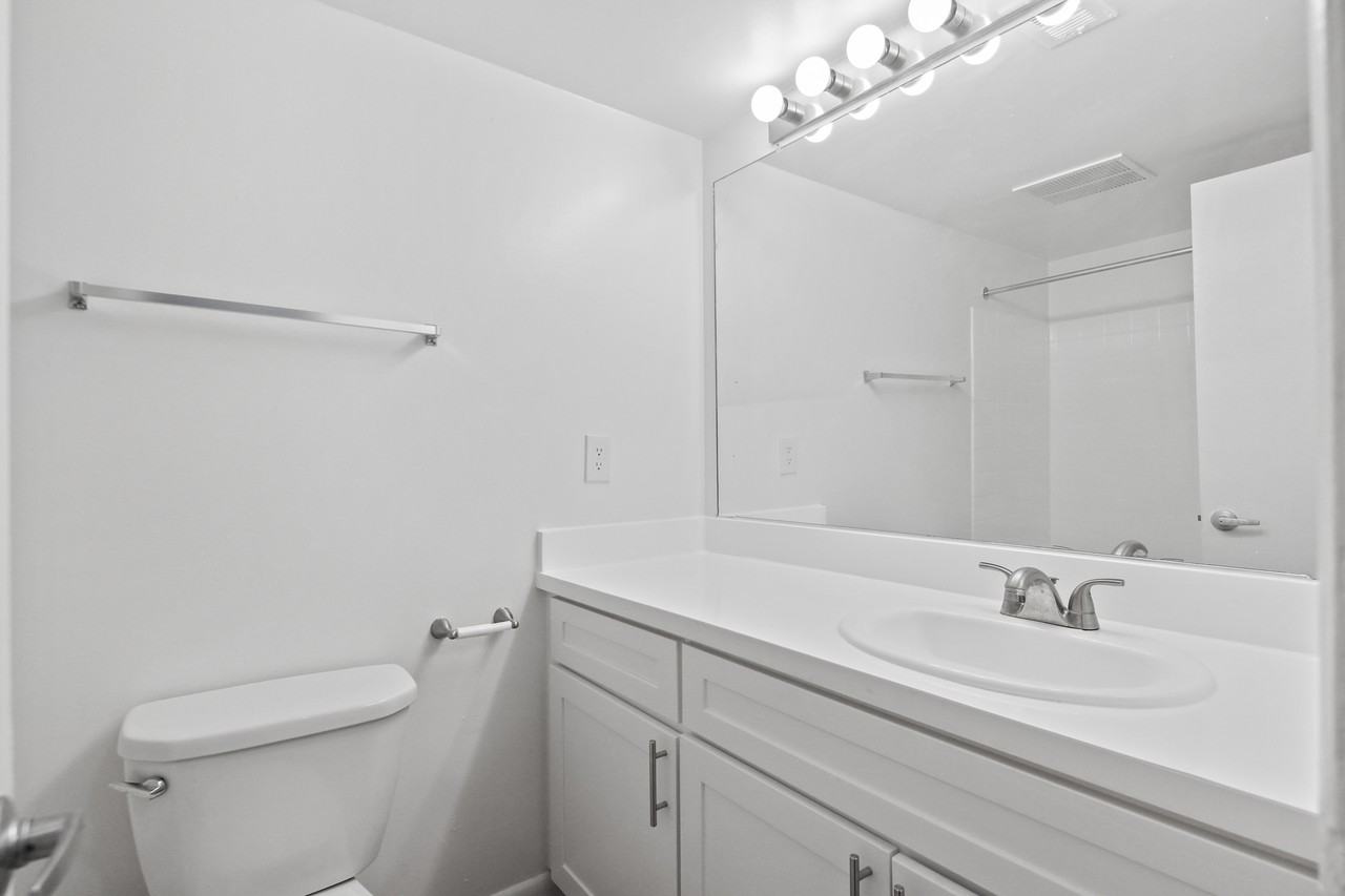 Fairway Apartments - Photo 5 of 37