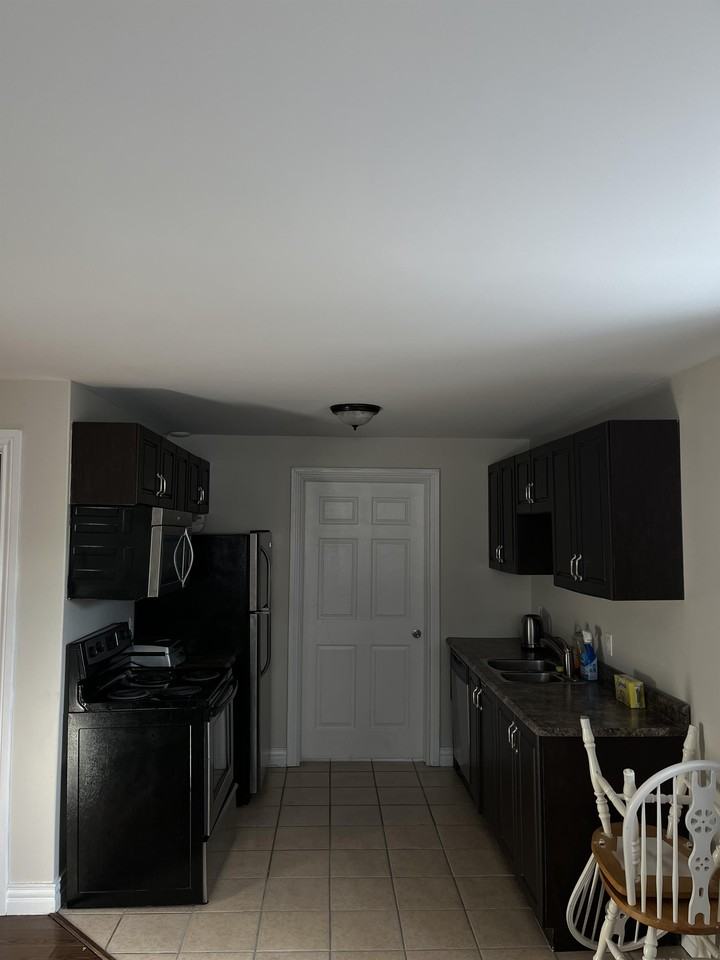 139 Great Eastern Ave - Photo 3 of 15