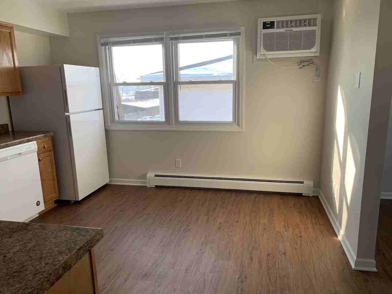 501 Schroeder Avenue - Photo 3 of 16