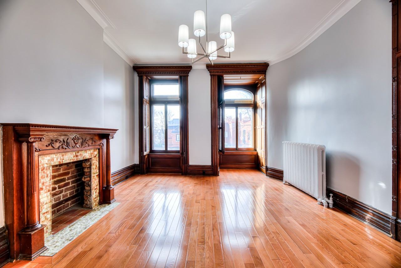 449 Avenue Mount Pleasant - Photo 2 of 17