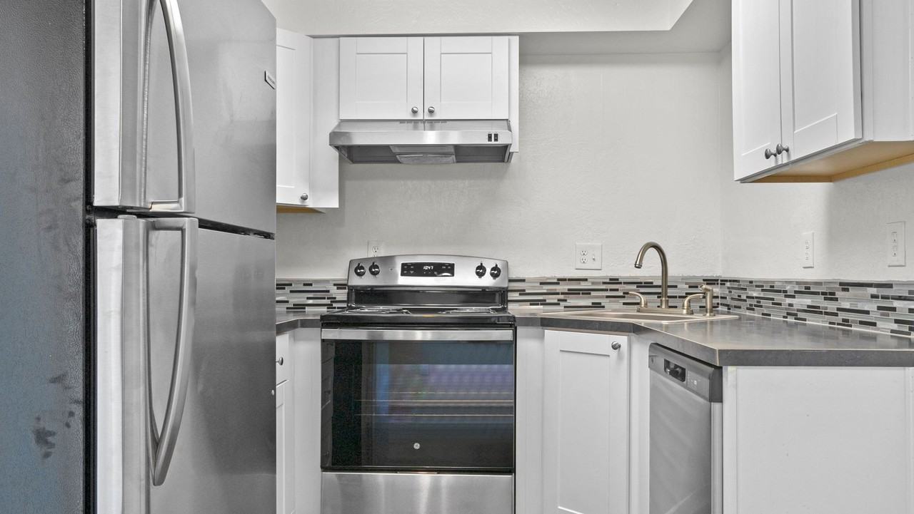 Colorado Townhomes - Photo 7 of 19