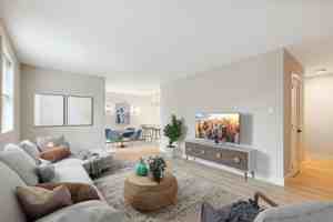 featured image of 176 W King St