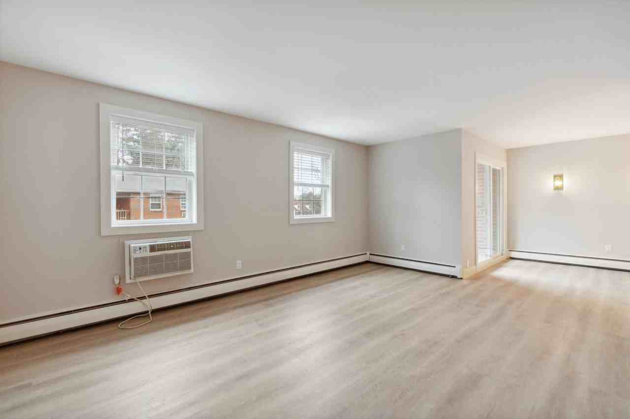 Malvern Crossing - Photo 5 of 10