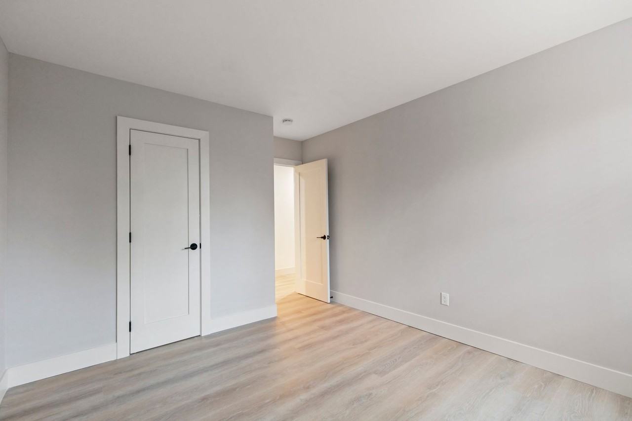 Malvern Crossing - Photo 7 of 10