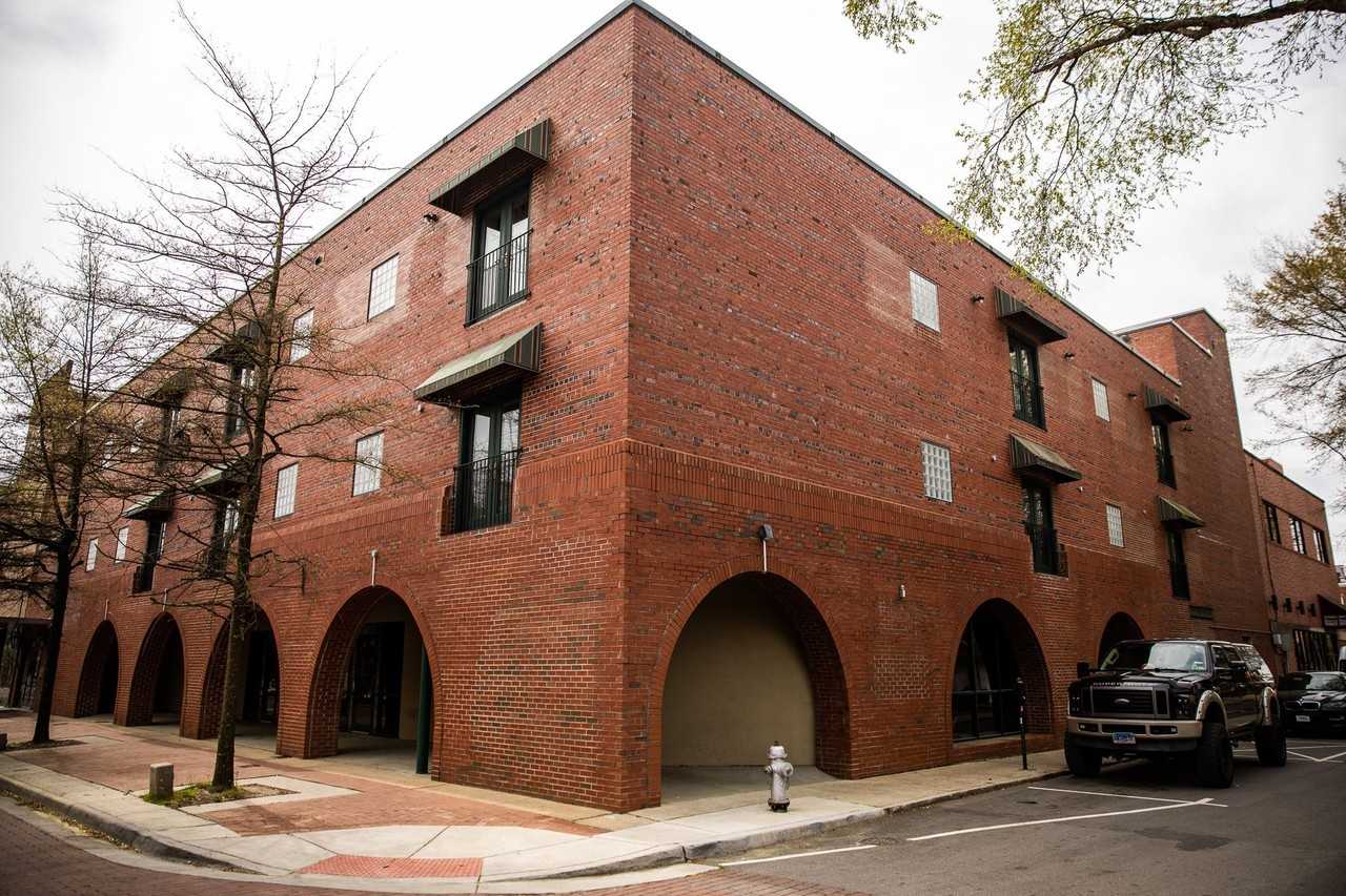 Oxford Place Apartments - Photo 3 of 6