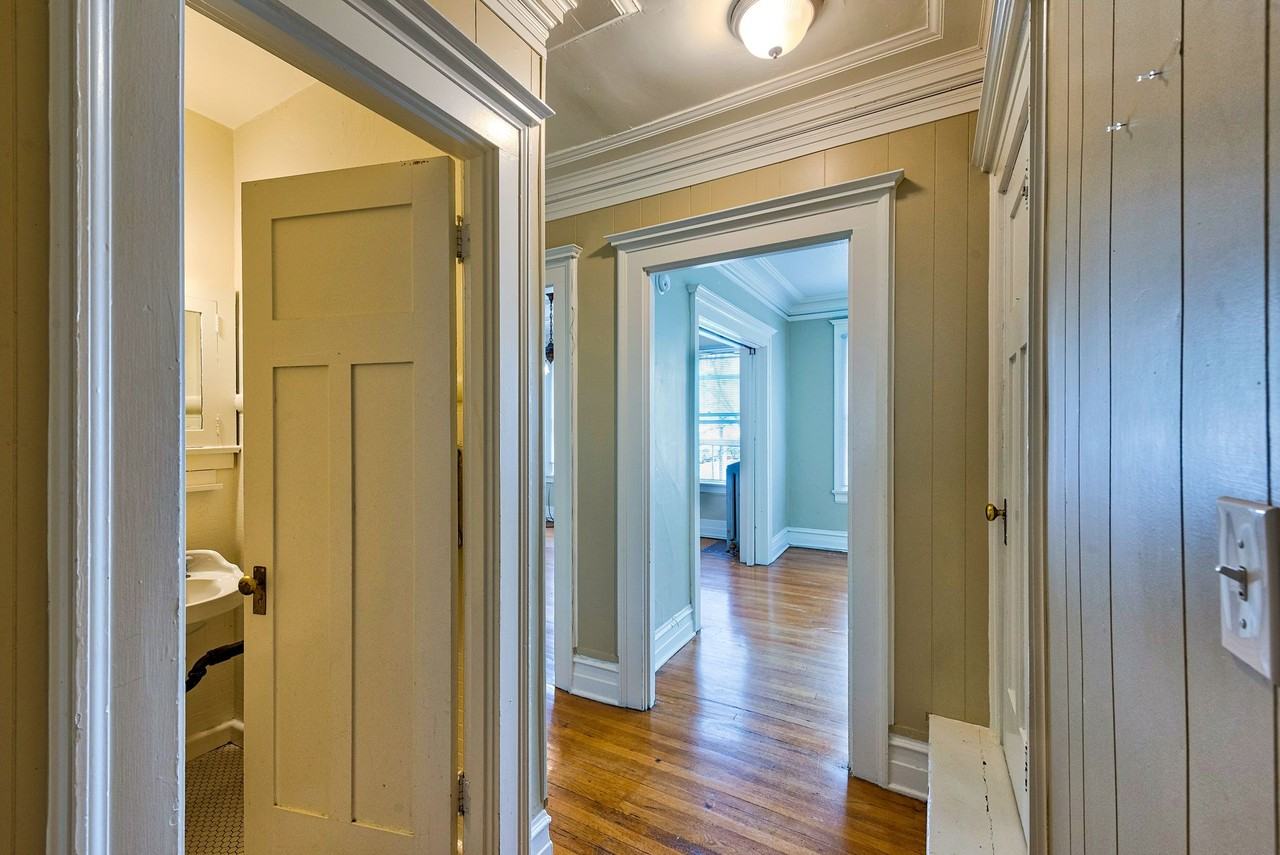 Brown Apartments - Photo 5 of 19