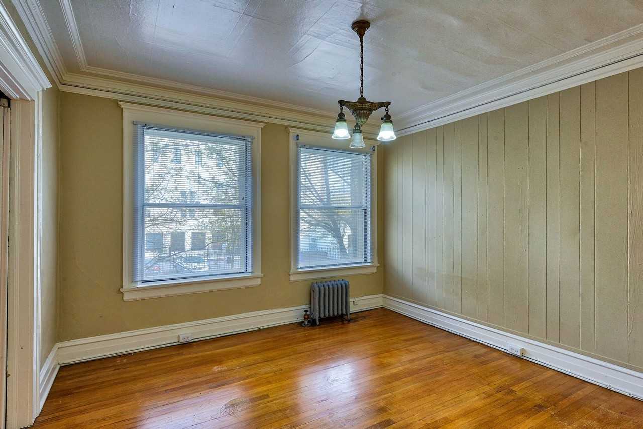 Brown Apartments - Photo 4 of 19