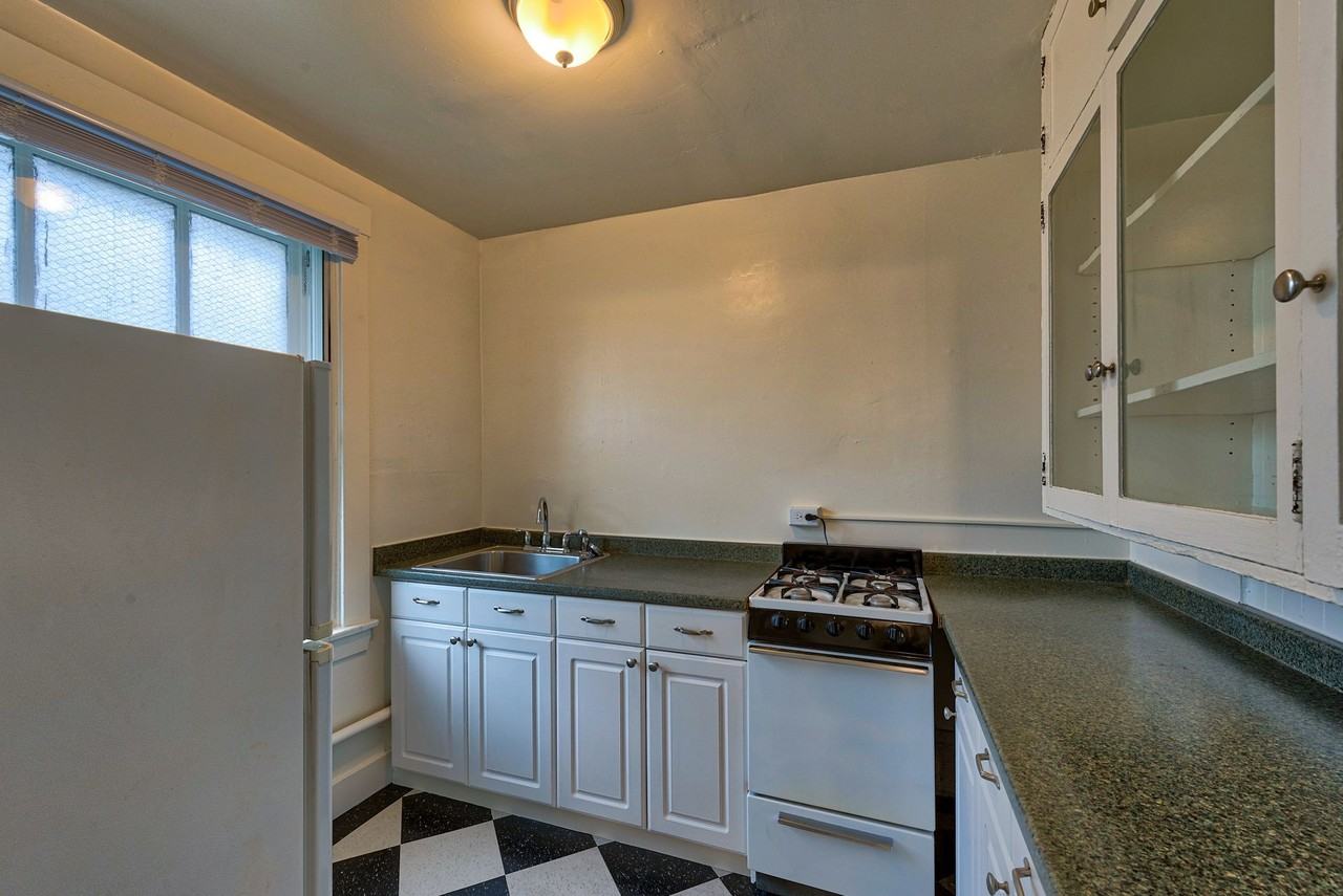 Brown Apartments - Photo 3 of 19