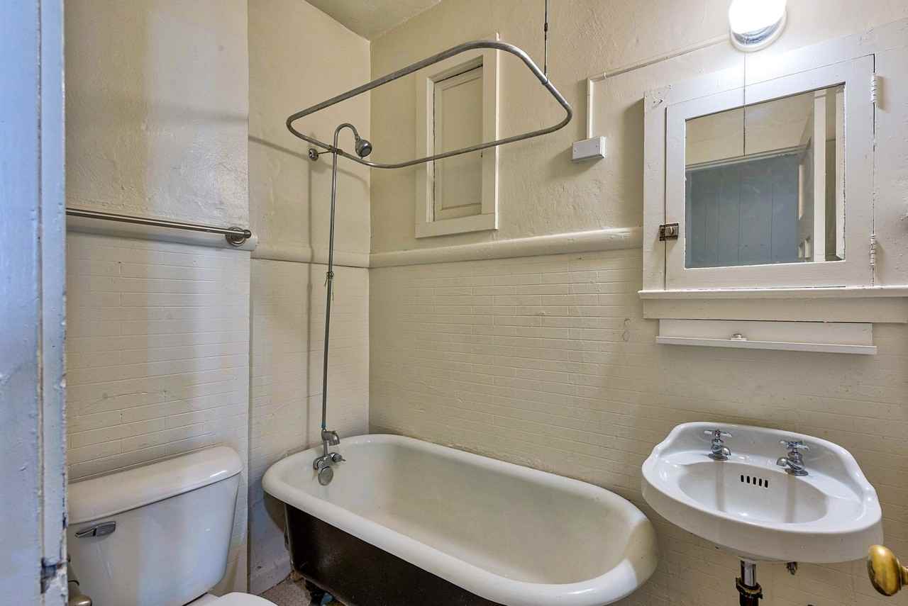 Brown Apartments - Photo 6 of 19