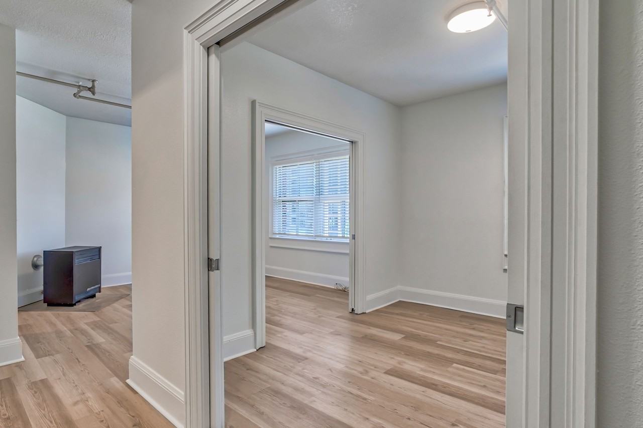 Cambrian Apartments - Photo 4 of 24