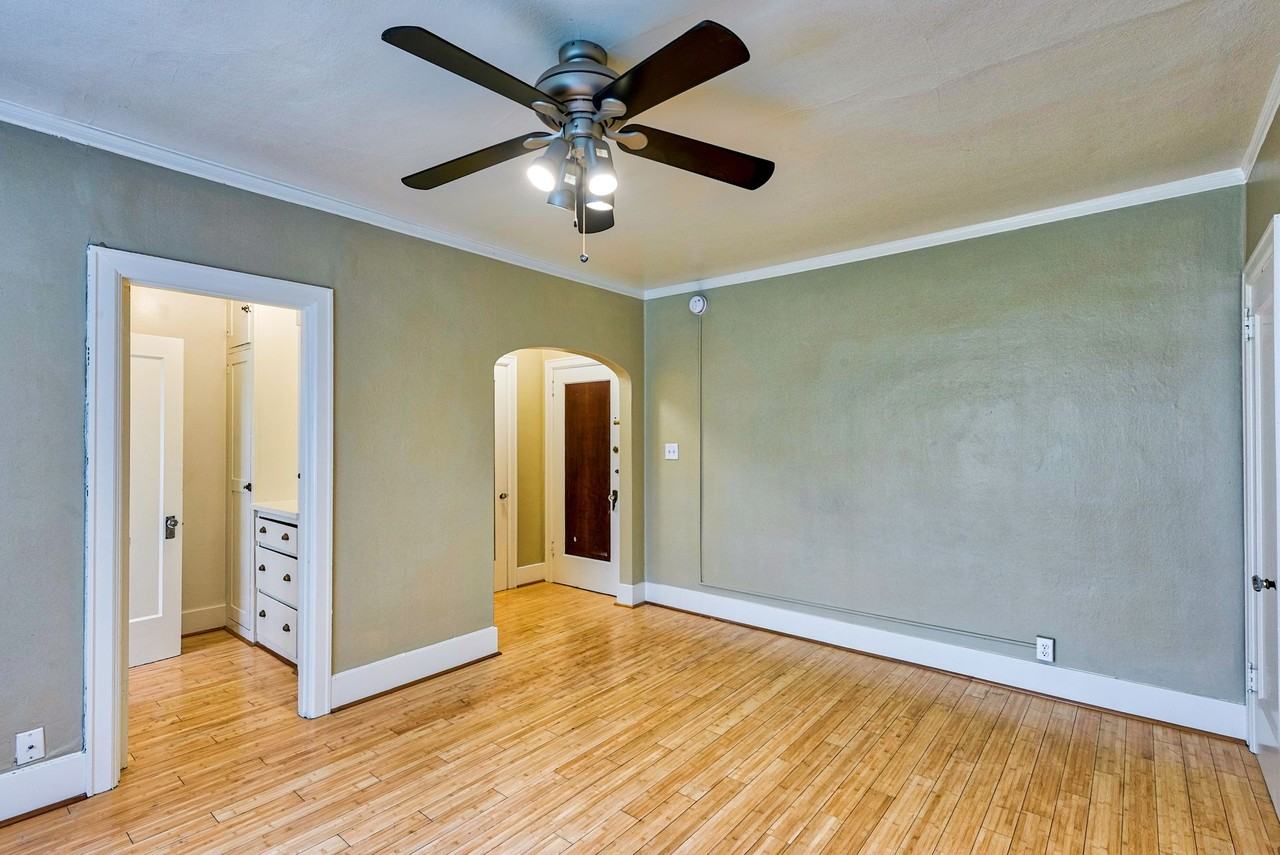 Chapman Court Aparments - Photo 2 of 18