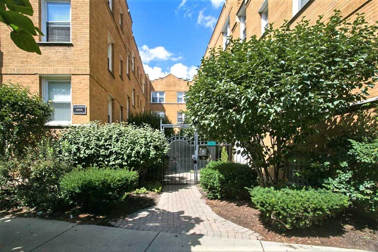 628-34 W. Roscoe - Photo 2 of 8