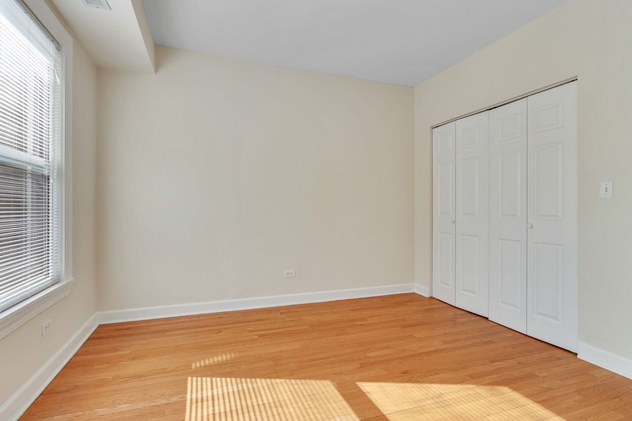 628-34 W. Roscoe - Photo 7 of 8