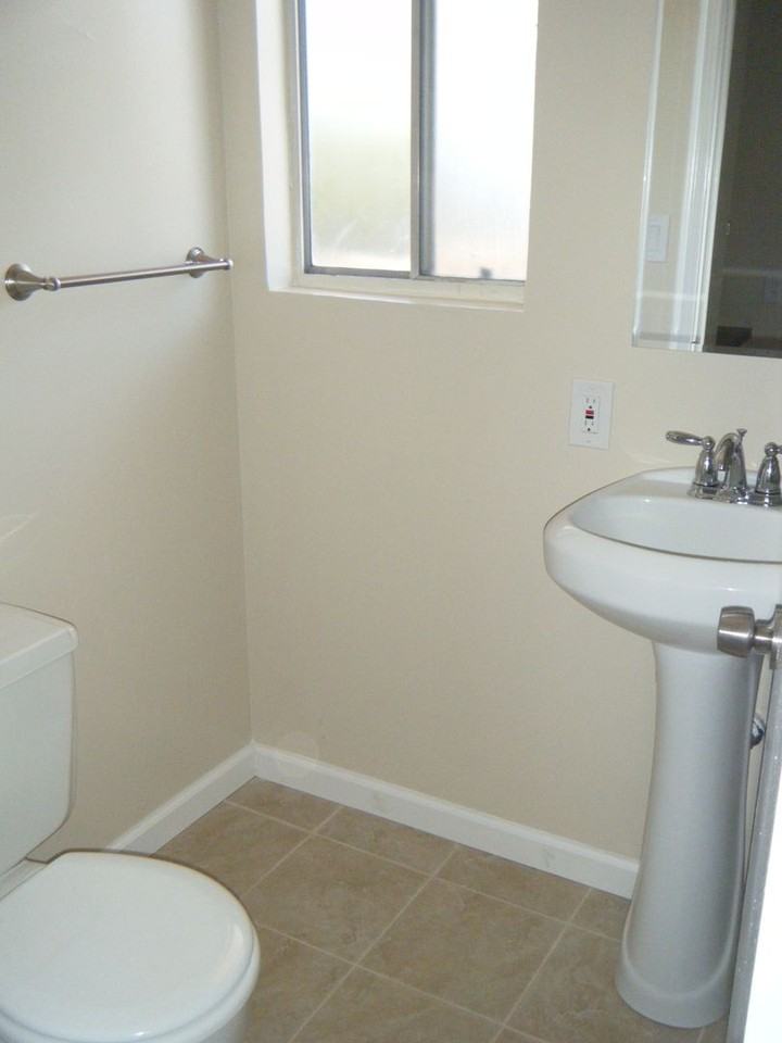 040 - Mariposa Apts - Photo 7 of 8