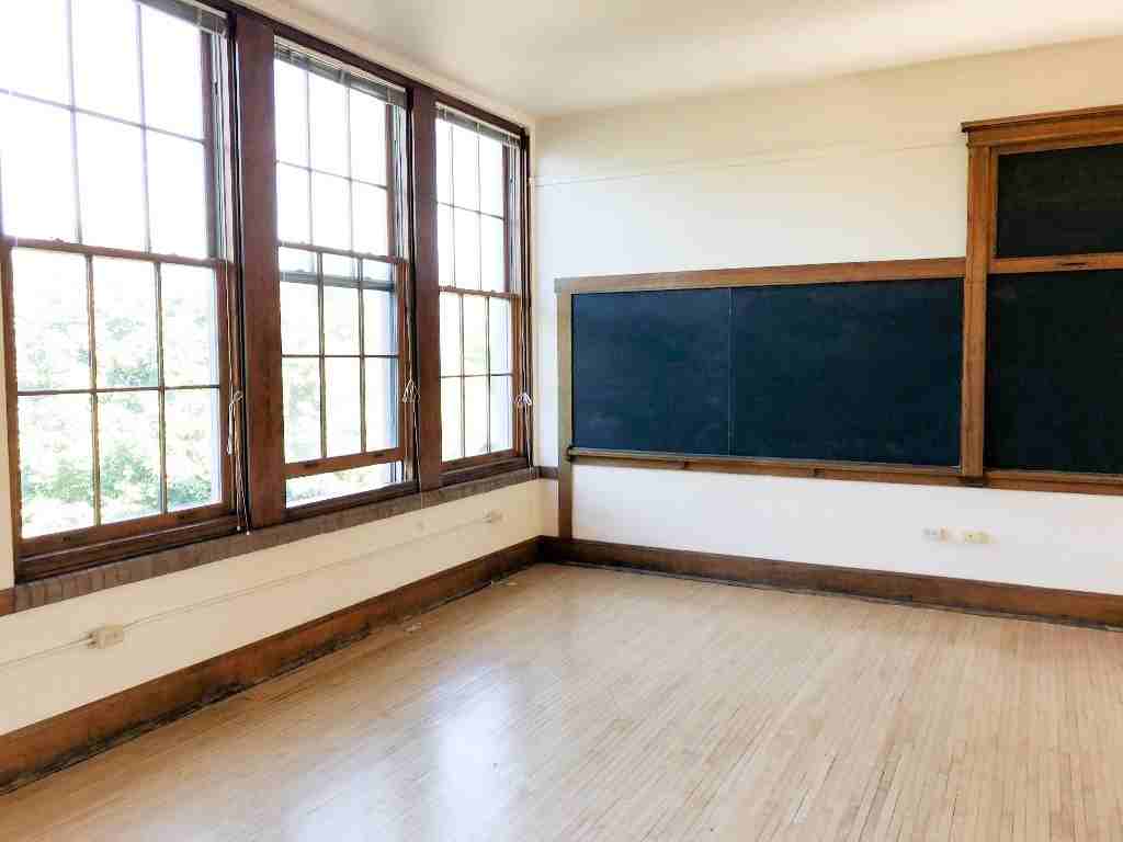 Marshall Apartments - Photo 4 of 8