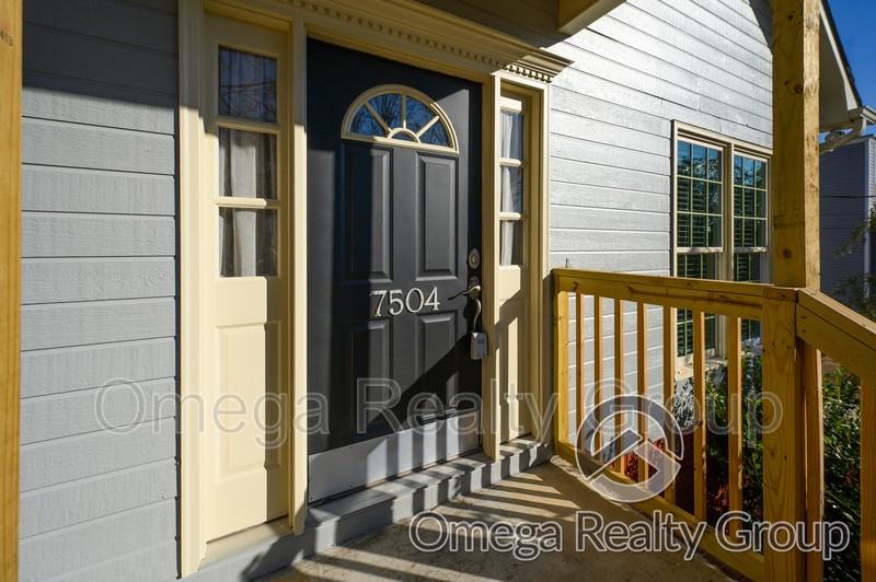 7504 Carrolwood Way - Photo 7 of 50