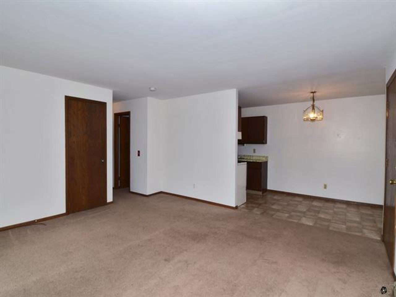 WESTVIEW II APARTMENTS - Photo 4 of 17
