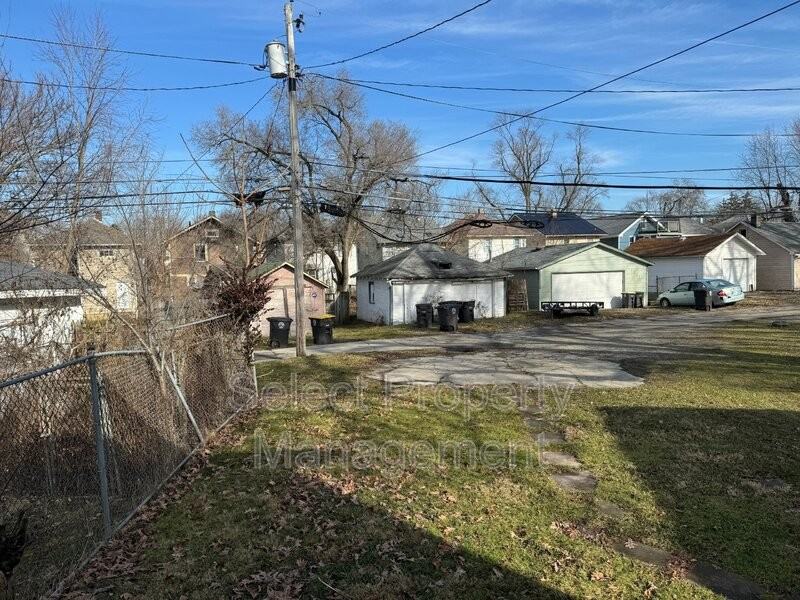 1230 W Wildwood Ave, Fort Wayne, IN 46807 3 Bedroom House for 1,150