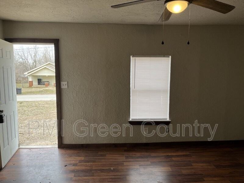 118 W Pine St - Photo 2 of 8
