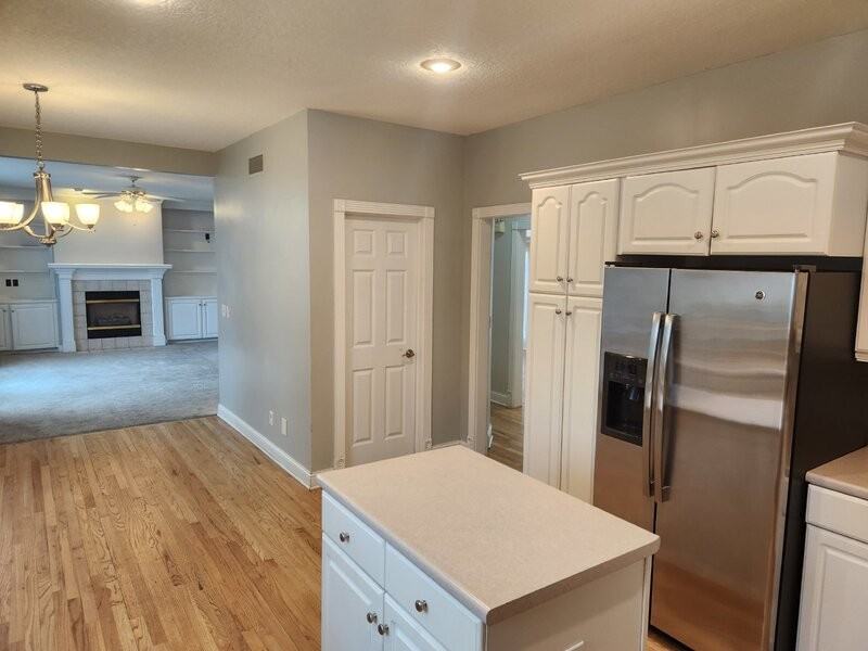 13500 Sheridan Ave - Photo 6 of 42