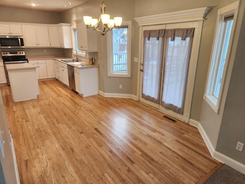 13500 Sheridan Ave - Photo 7 of 42