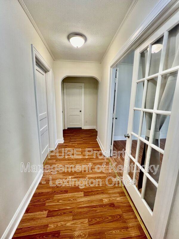 810 Shelby Ave - Photo 2 of 17