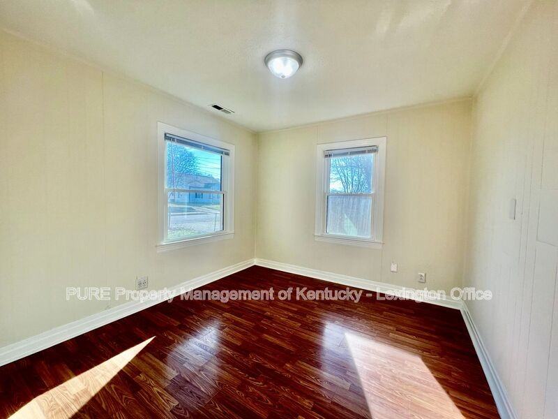 810 Shelby Ave - Photo 5 of 17