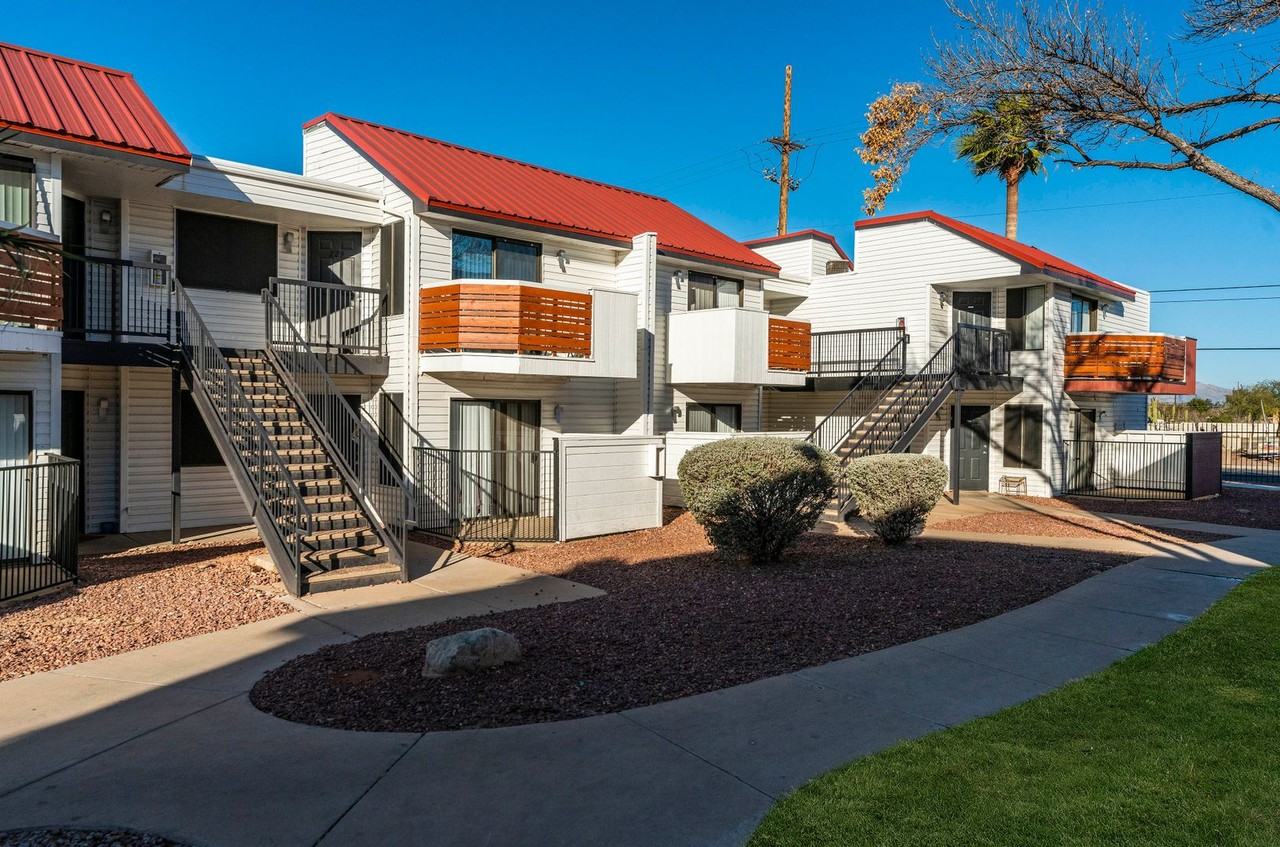 Metro Tucson * Newly Remodeled Units* - Photo 4 of 13