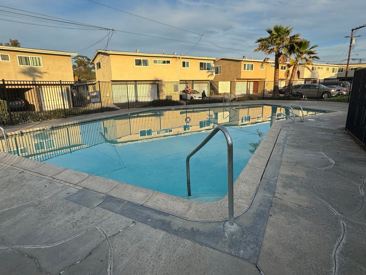 386 Compton Street - Photo 4 of 5