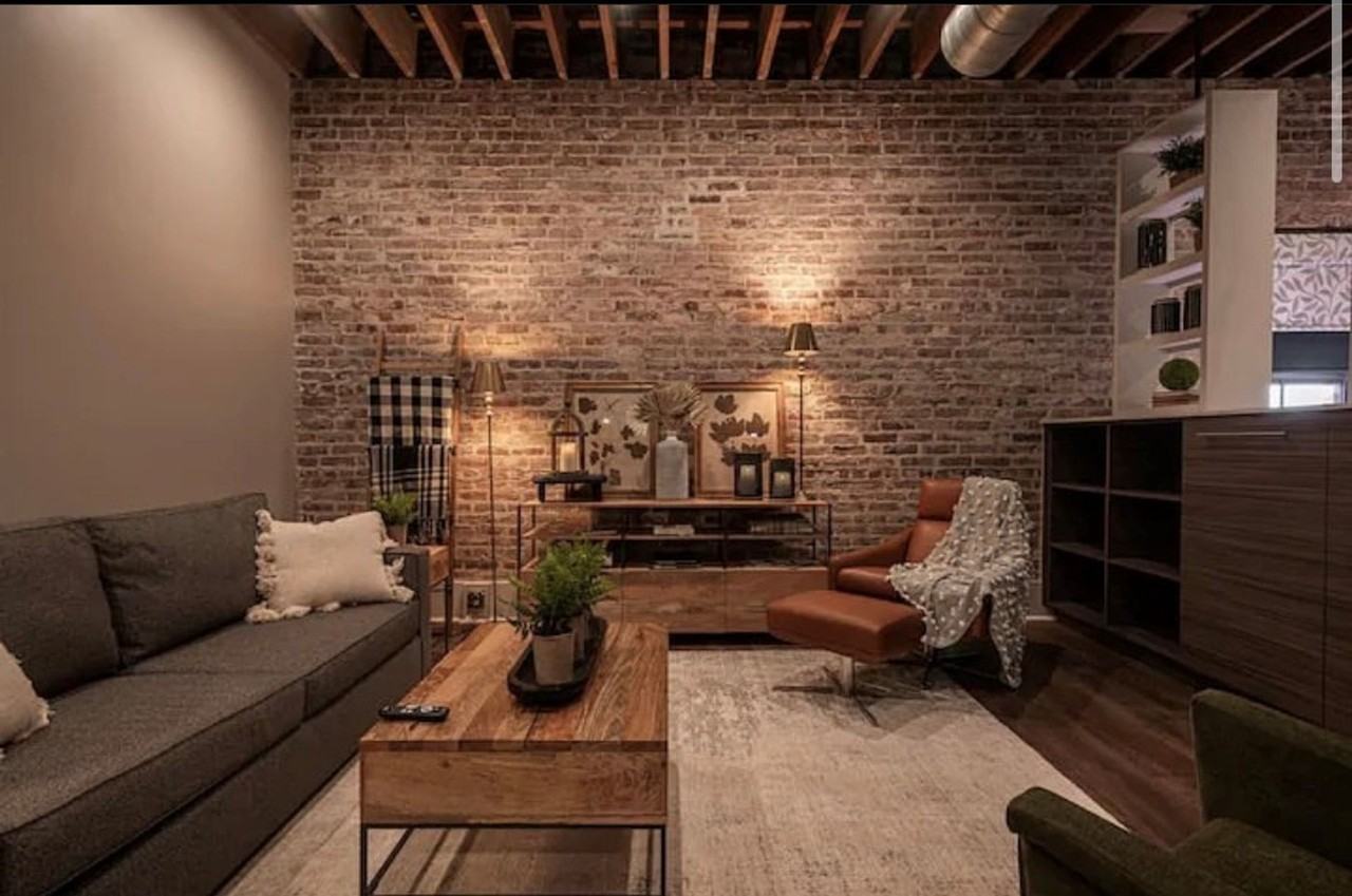 Uptown - Photo 6 of 8