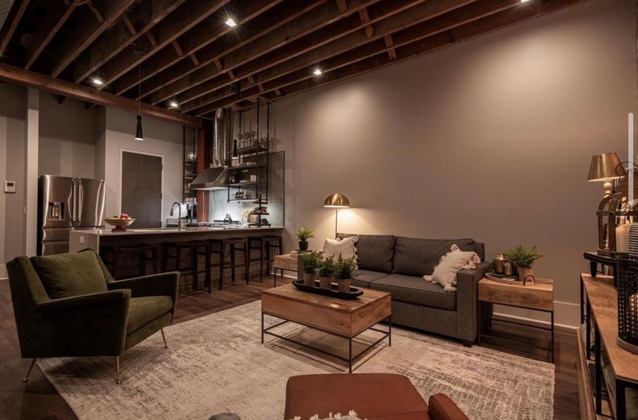 Uptown - Photo 7 of 8