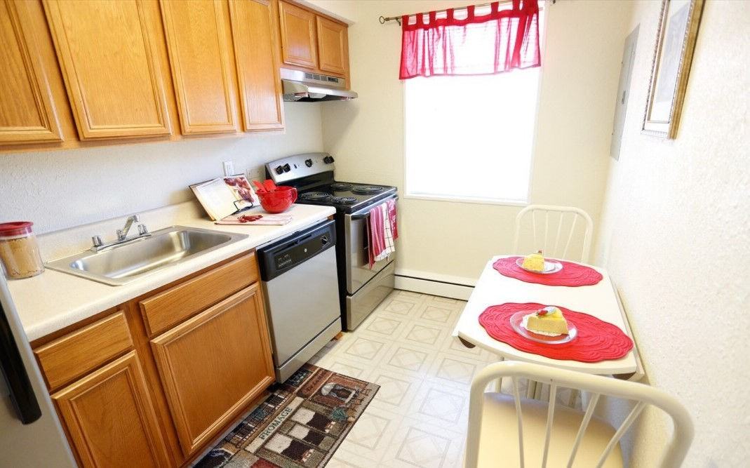 Admiral Pointe - Photo 6 of 12