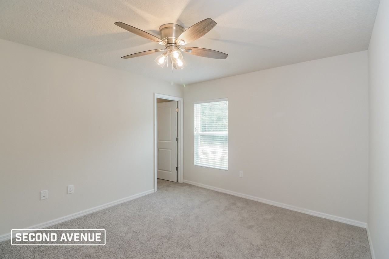 6690 N Roland Dr - Photo 7 of 19