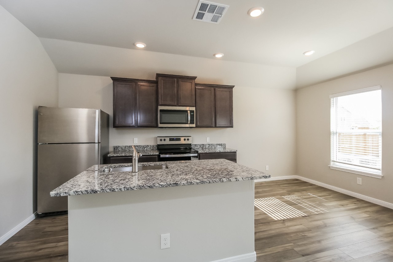 1716 Crimson Lake Blvd - Photo 5 of 20