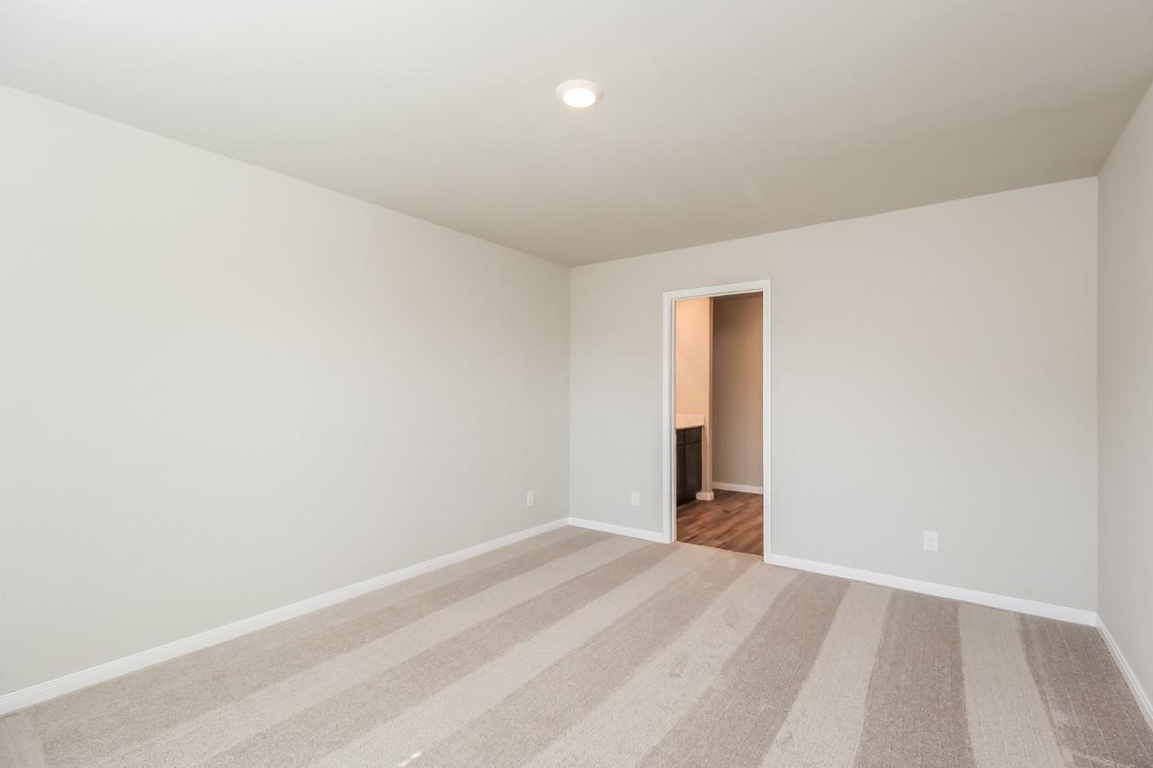 1716 Crimson Lake Blvd - Photo 6 of 20