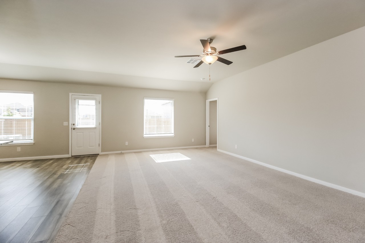 1716 Crimson Lake Blvd - Photo 3 of 20