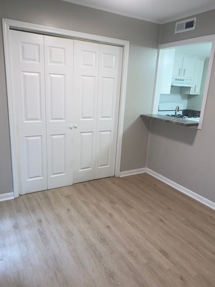 Colony House Apartments - Photo 3 of 50