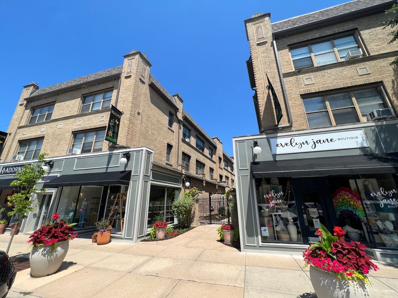 Curtiss - Photo 4 of 6