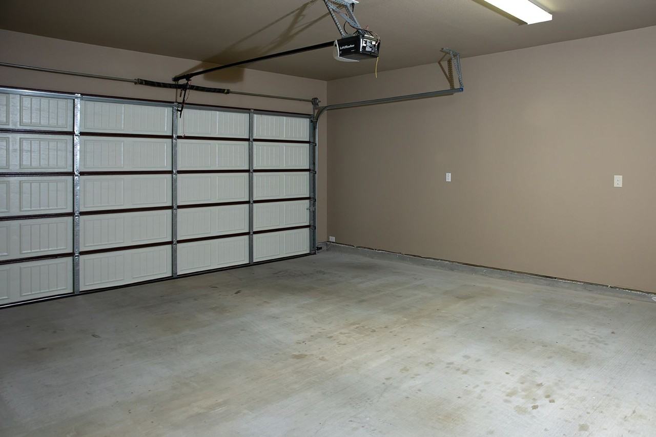 Duplex For Lease - Photo 6 of 20