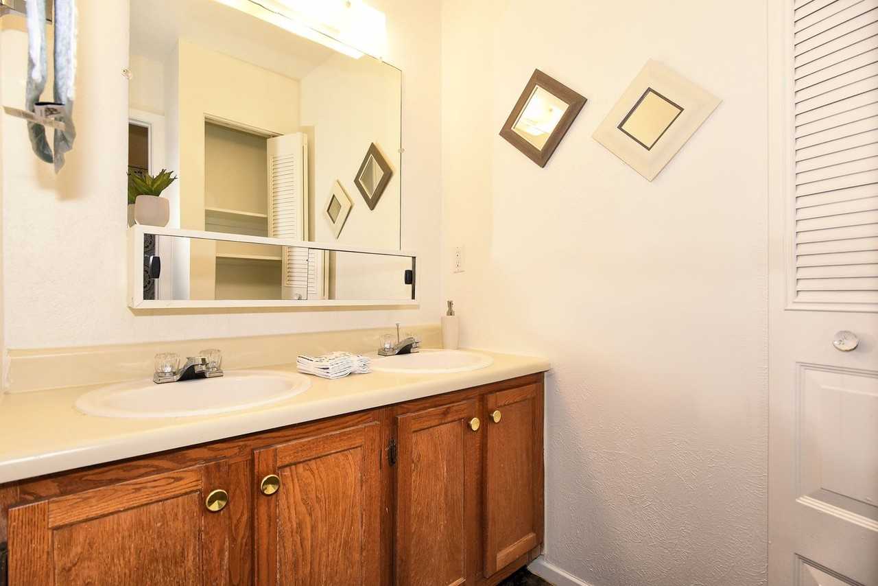 Summerstone Duplexes - Photo 6 of 30