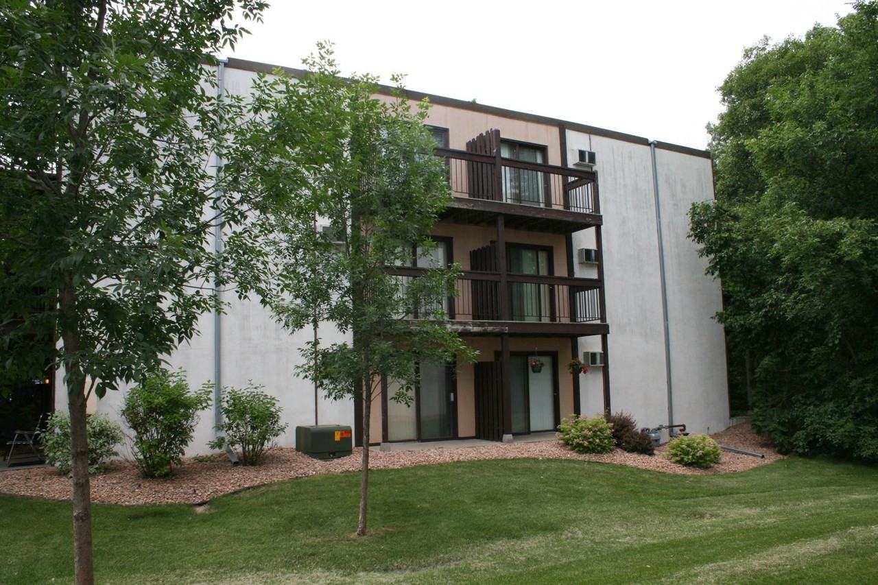 Cedar Pond Apartments - 7455 - Photo 3 of 7